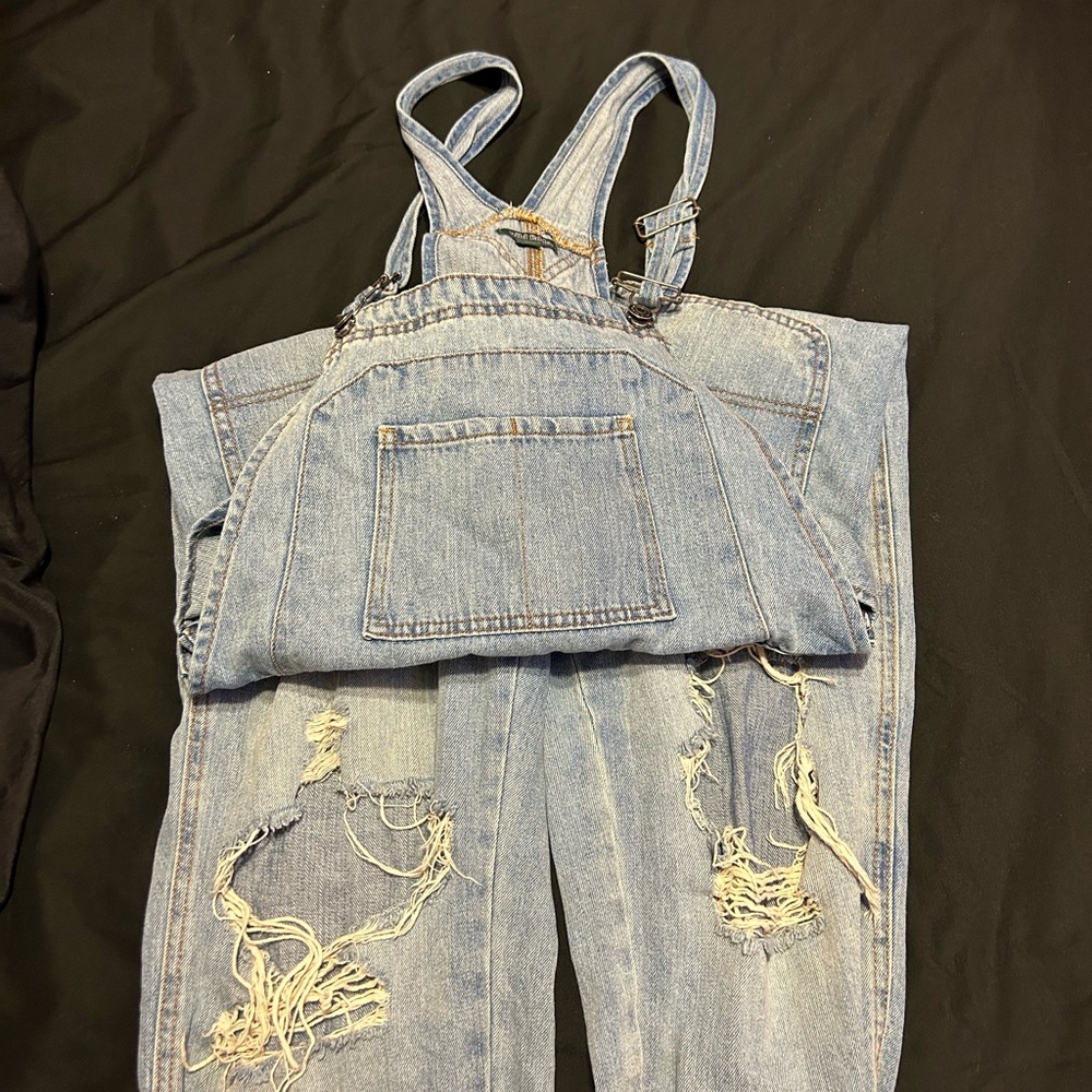 overalls - Picture 3 of 4